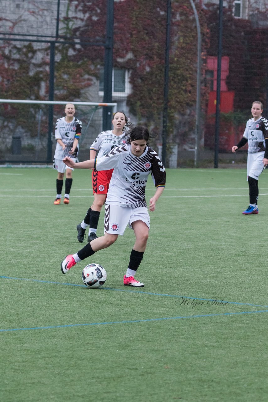 Bild 272 - B-Juniorinnen FC St.Pauli . Braedstrup IF : Ergebnis: 4:1